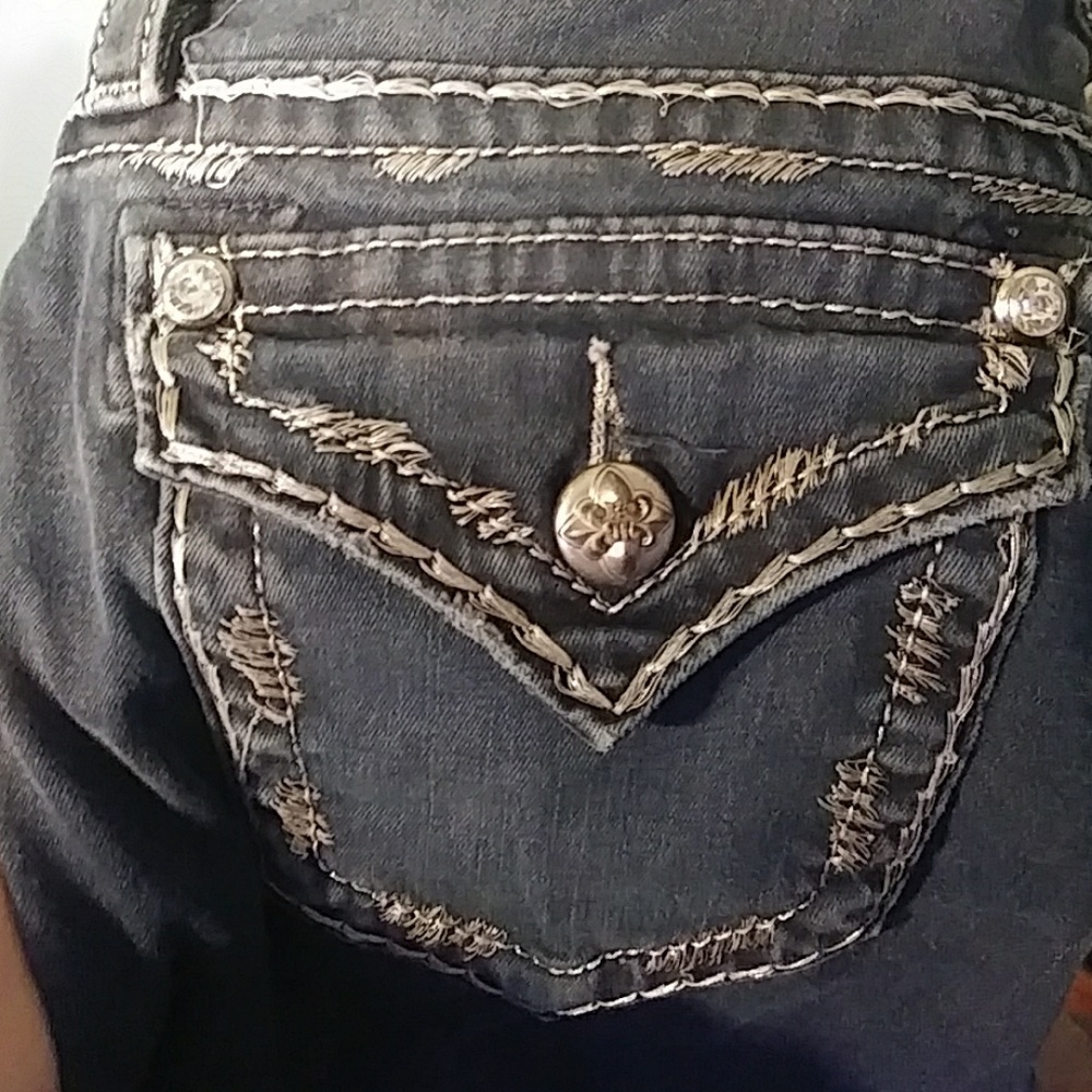 Size 28 miss me easy straight cut jeans